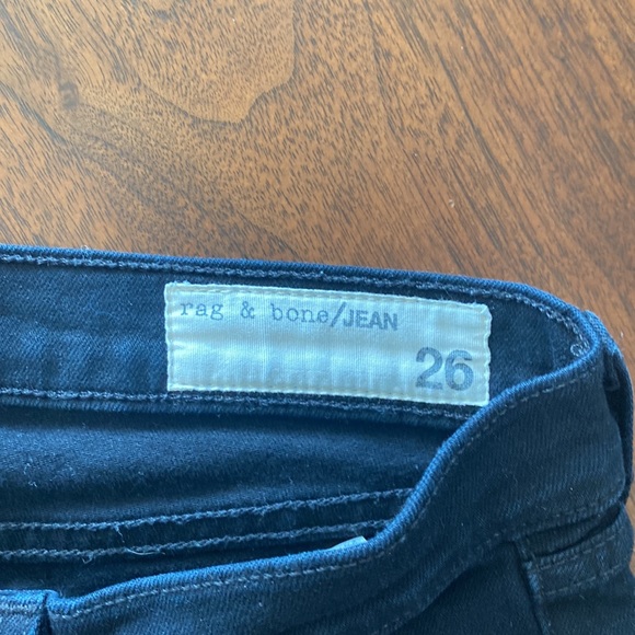 Rag & Bone Mid-Rise Skinny Jeans in Coal Black - Size 26 - Picture 4 of 4